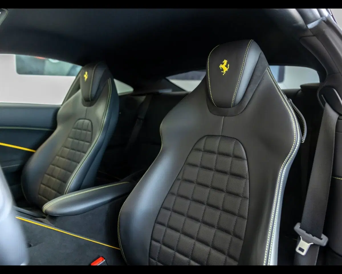 Ferrari Roma Spider usata a Padova (6)