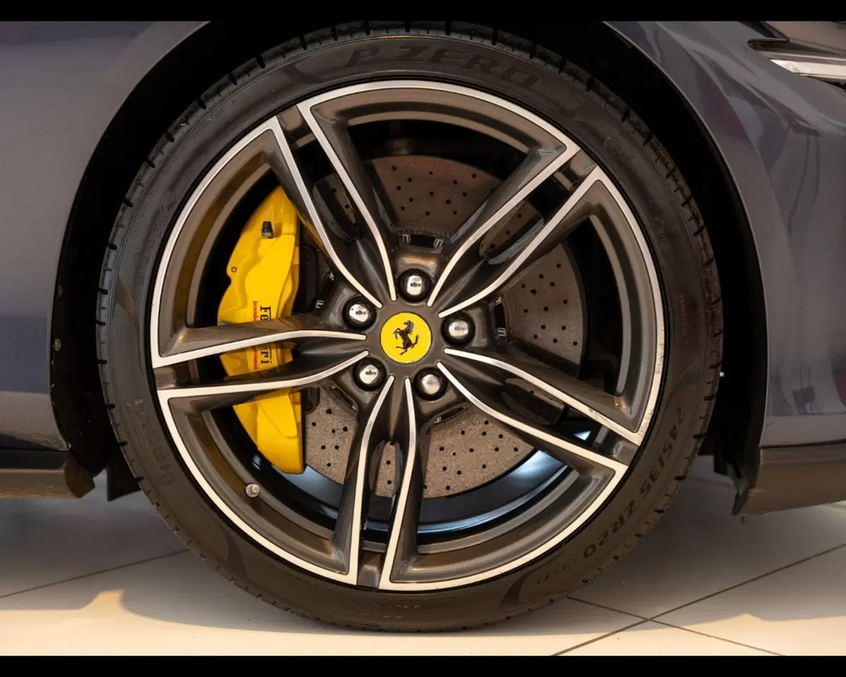 Ferrari Roma Spider usata a Padova (7)