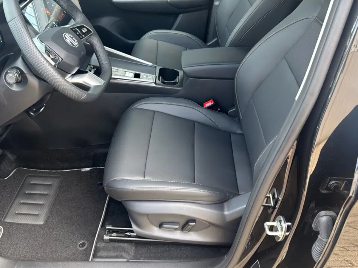 Mg ZS nuova a Ferrara (10)
