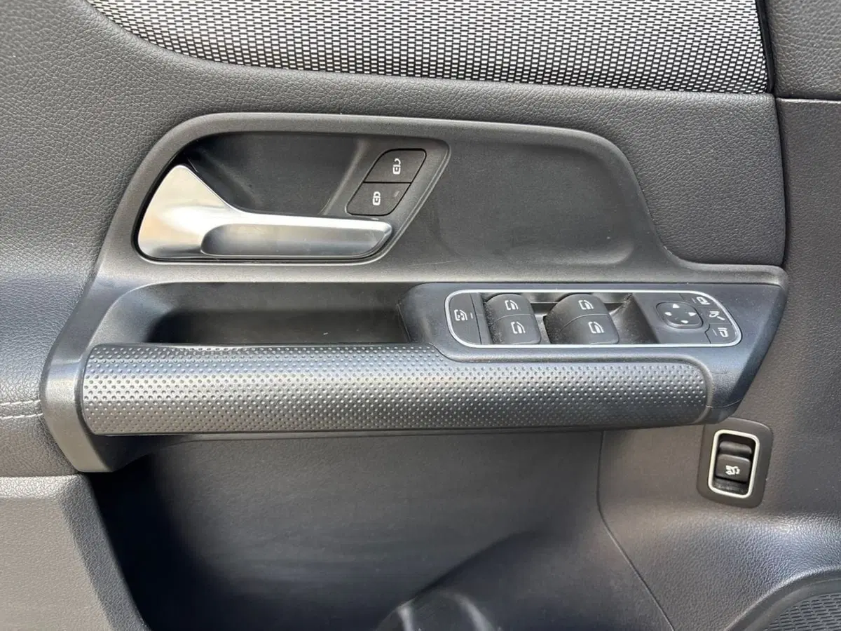Mercedes-Benz GLA SUV usata a Pescara (12)