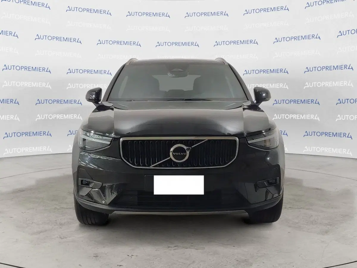 Volvo XC40 nuova a Como (2)