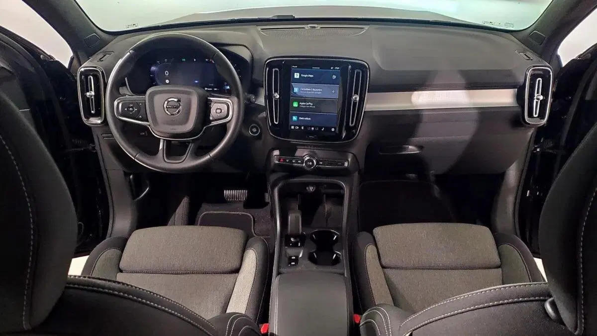 Volvo XC40 nuova a Como (5)