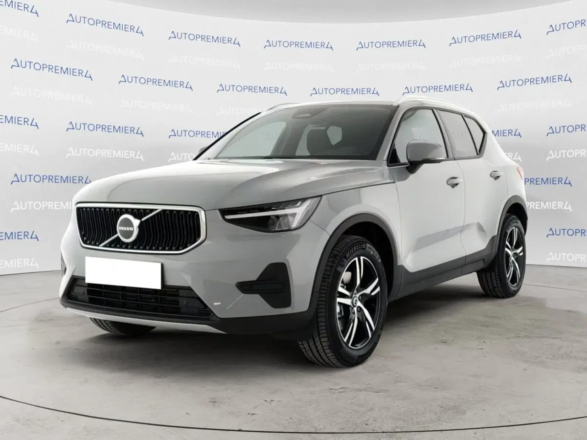 Volvo XC40 nuova a Como