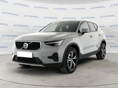 Volvo XC40 B3 automatico Core nuova a Como