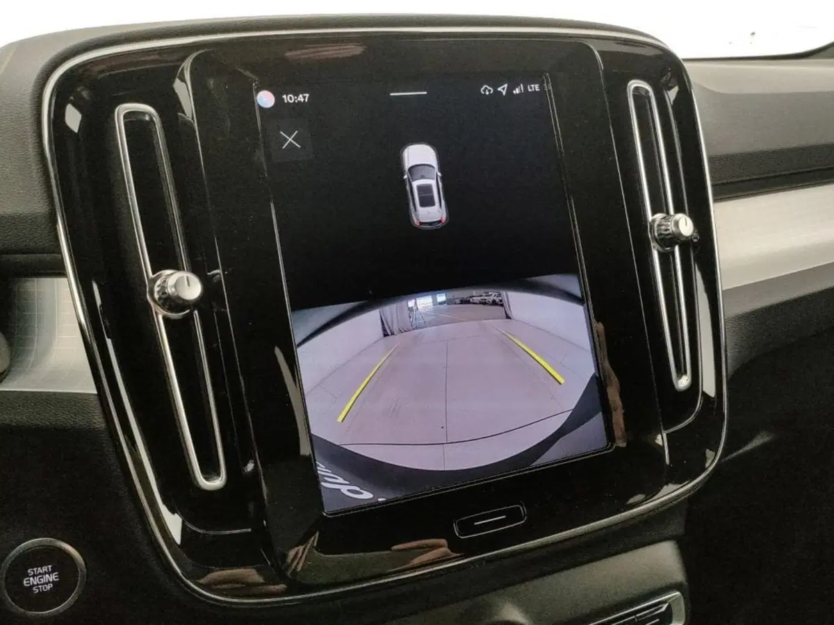 Volvo XC40 nuova a Como (14)