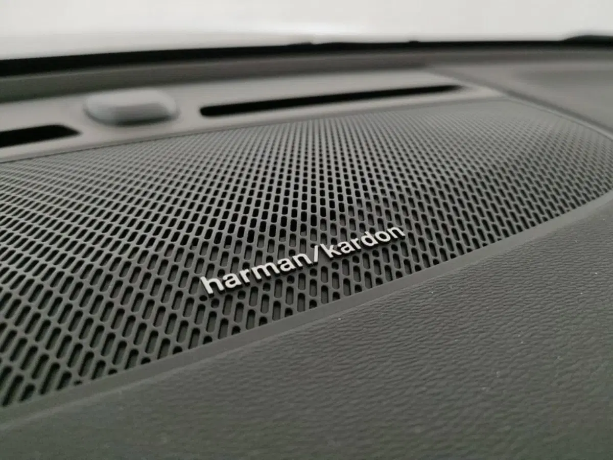 Volvo XC40 nuova a Como (15)