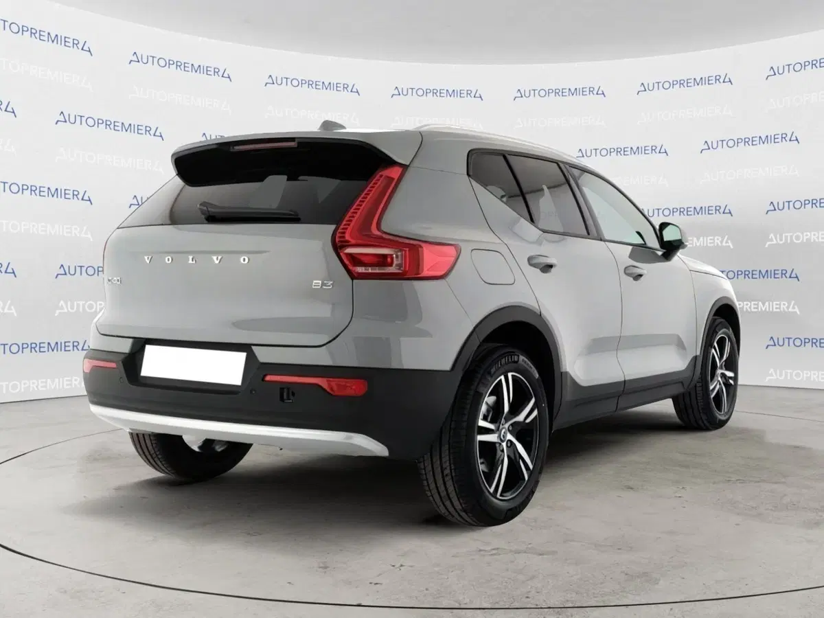 Volvo XC40 nuova a Como (5)