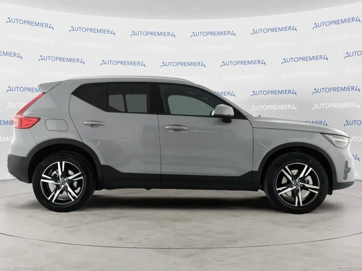 Volvo XC40 nuova a Como (6)