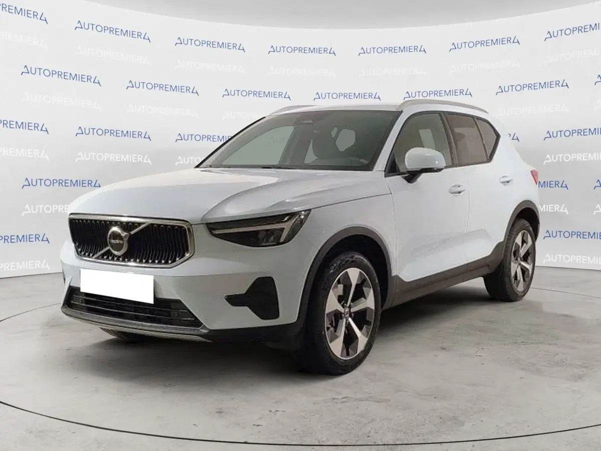 Volvo XC40 nuova a Como (2)