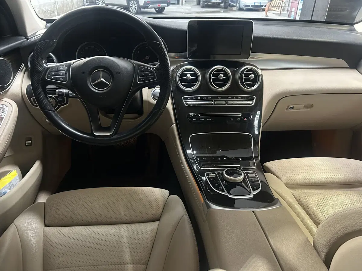 Mercedes-Benz GLC Coupé usata a Milano (4)