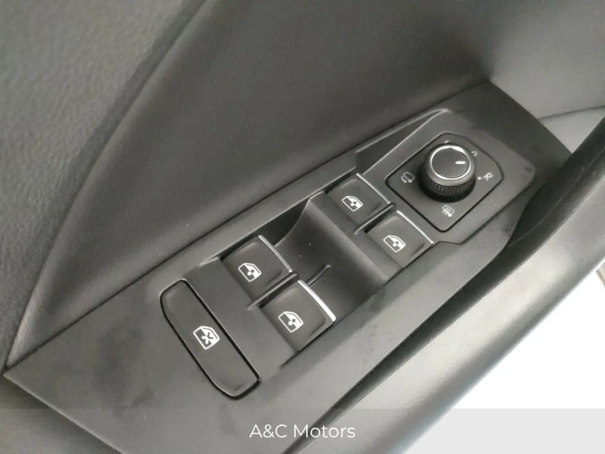 Volkswagen T-Cross nuova a Napoli (13)
