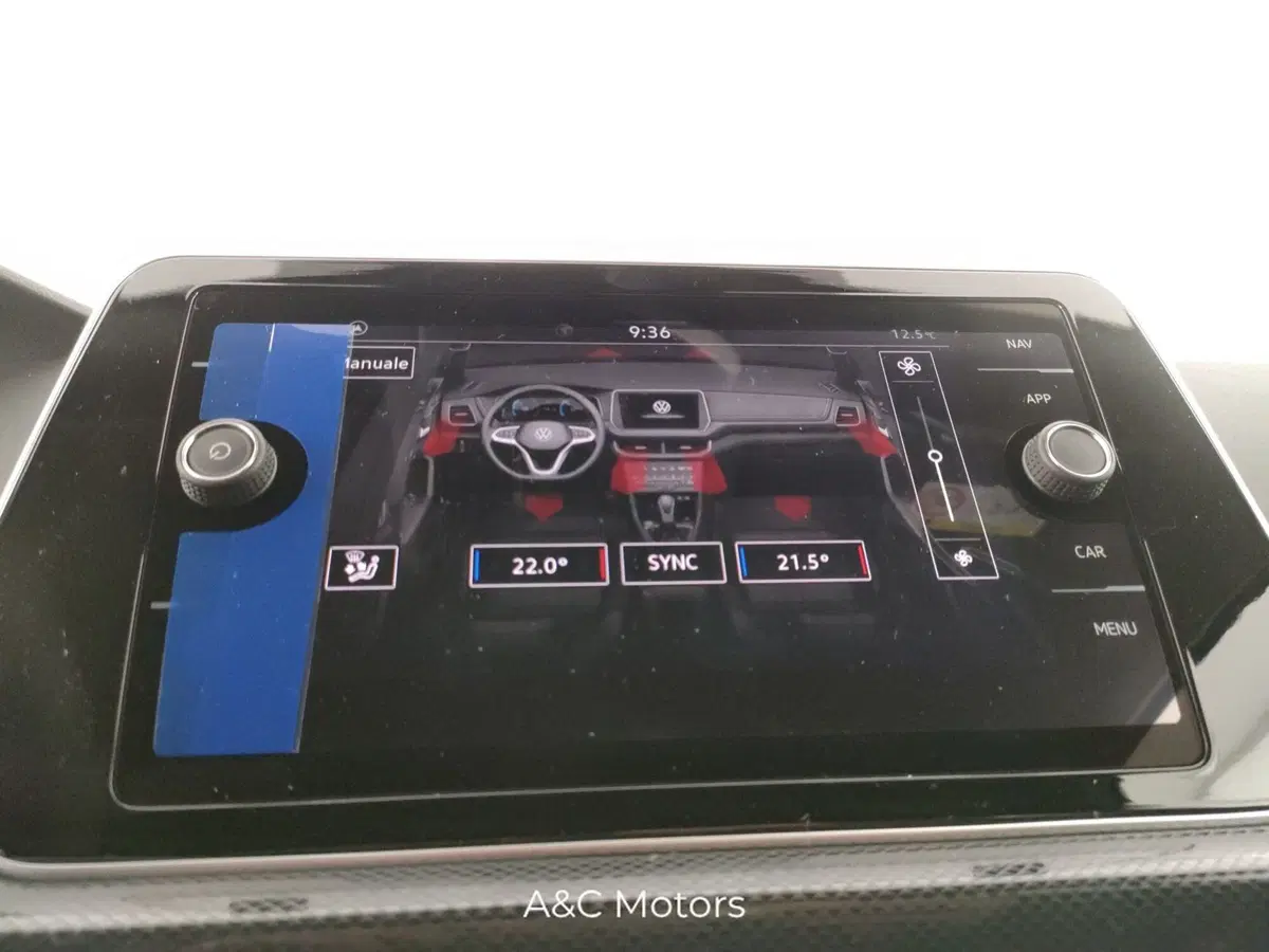 Volkswagen T-Cross nuova a Napoli (17)