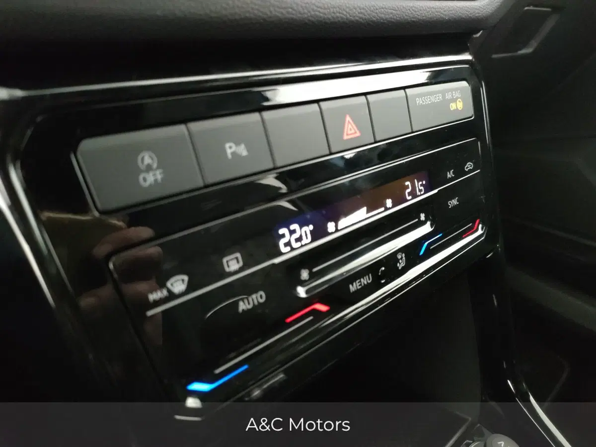 Volkswagen T-Cross nuova a Napoli (18)