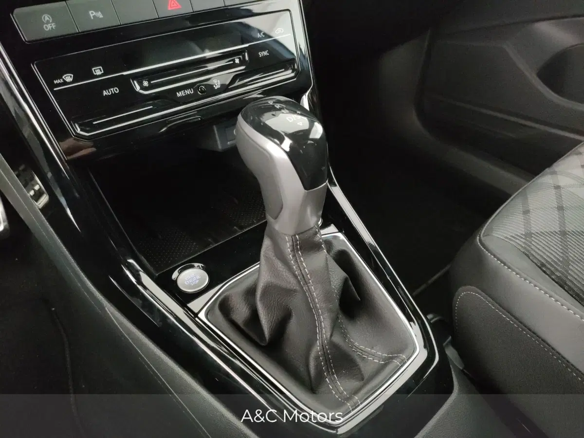 Volkswagen T-Cross nuova a Napoli (20)