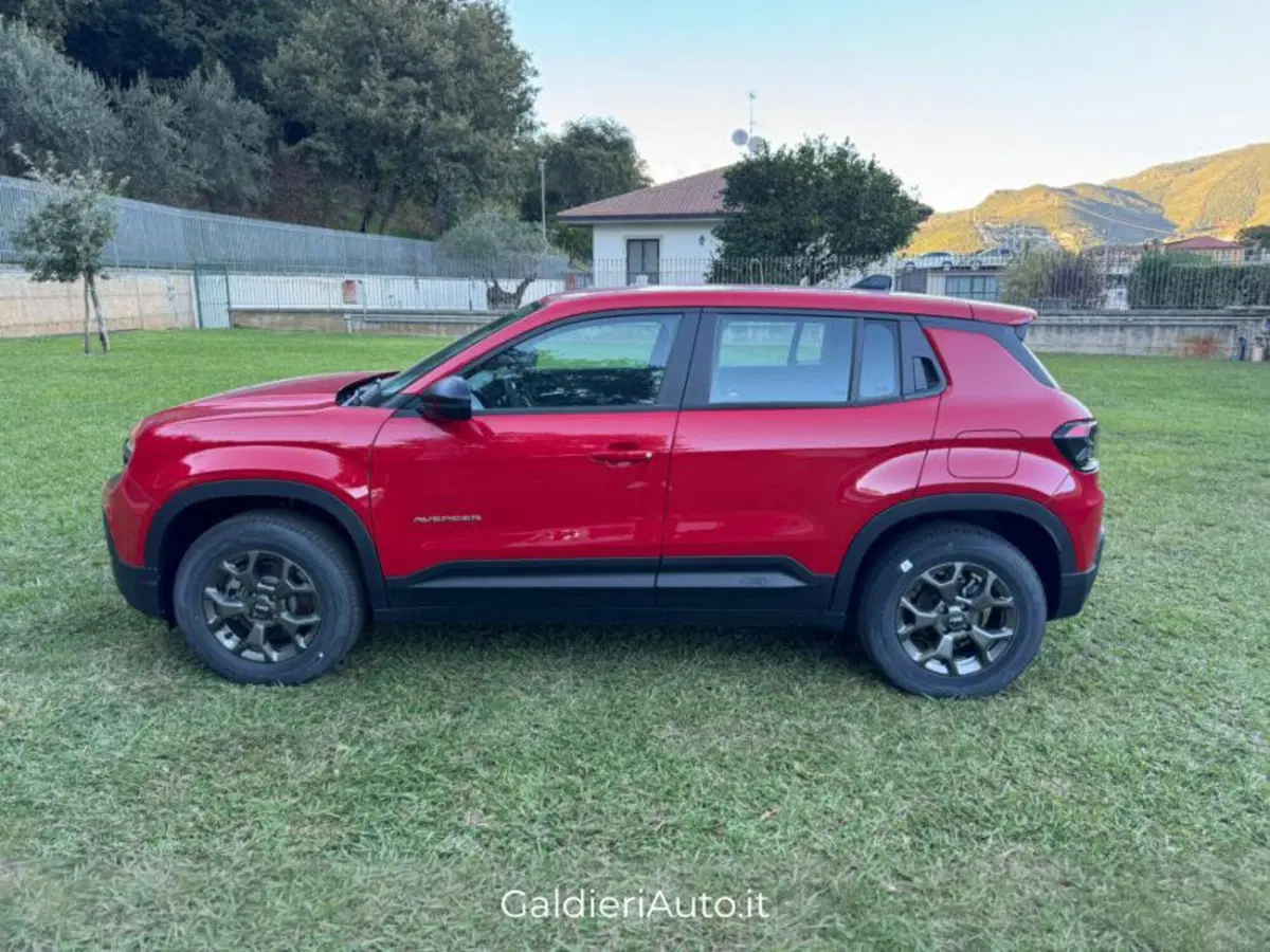 Jeep Avenger nuova a Salerno (10)