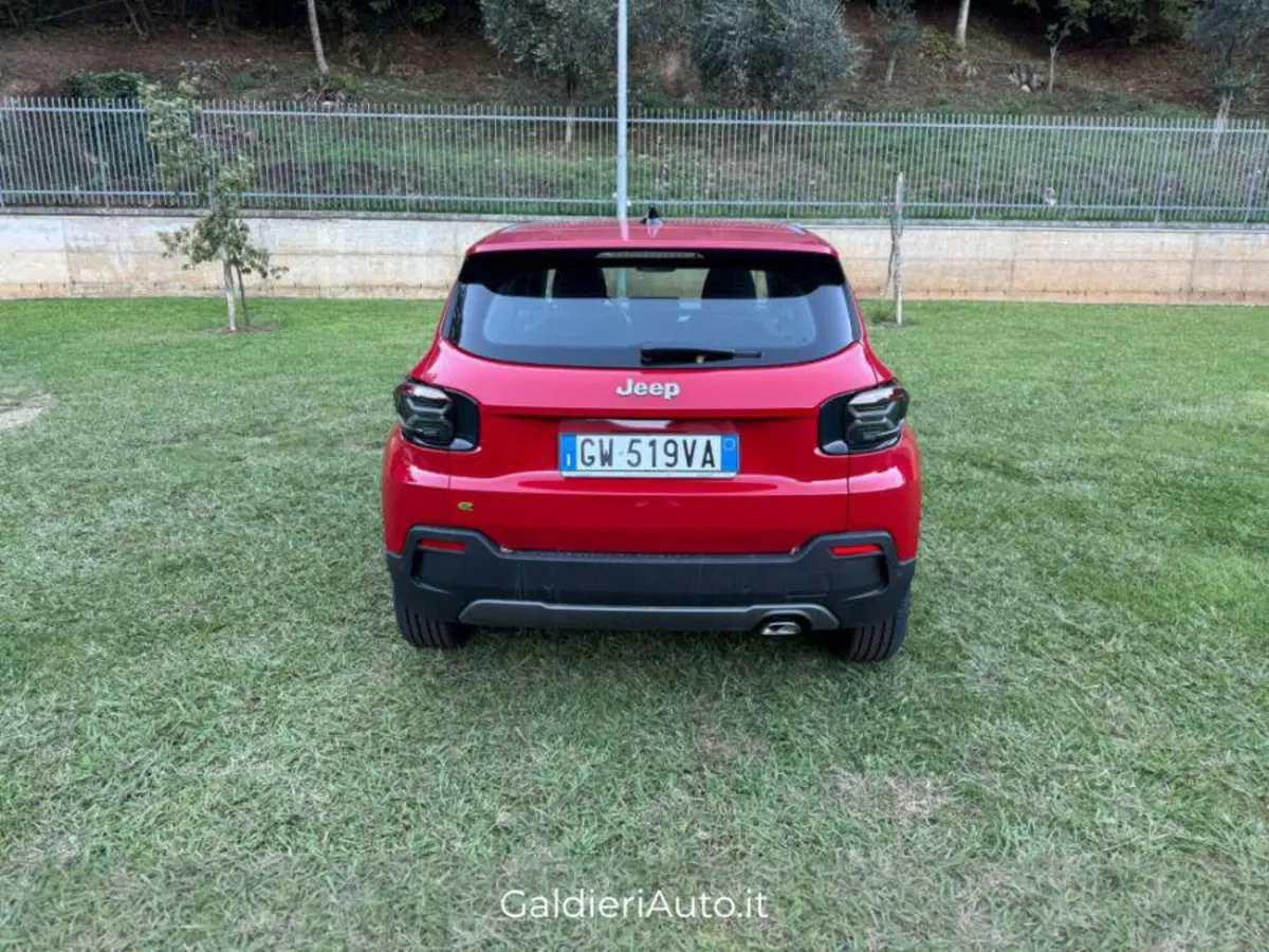 Jeep Avenger nuova a Salerno (11)