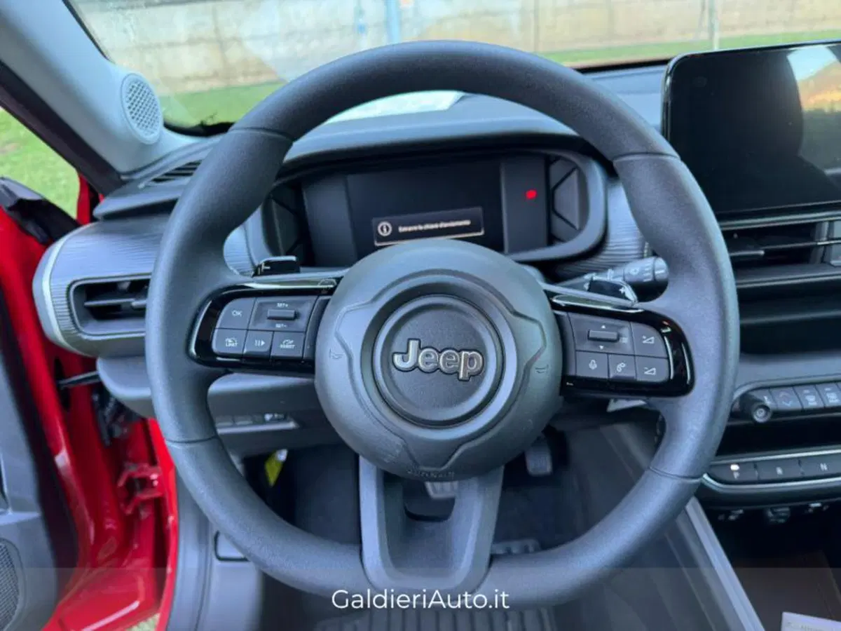 Jeep Avenger nuova a Salerno (16)