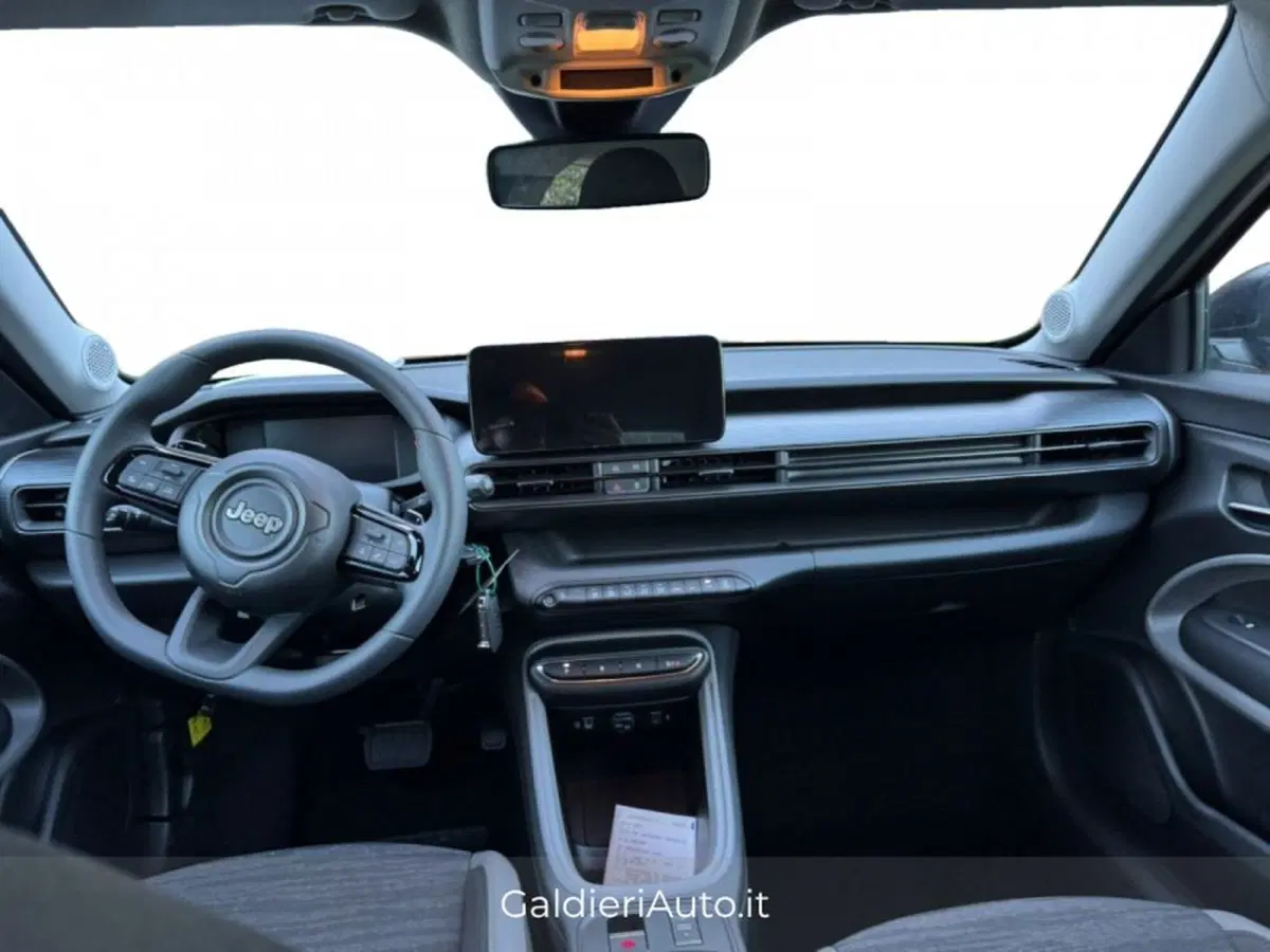 Jeep Avenger nuova a Salerno (5)