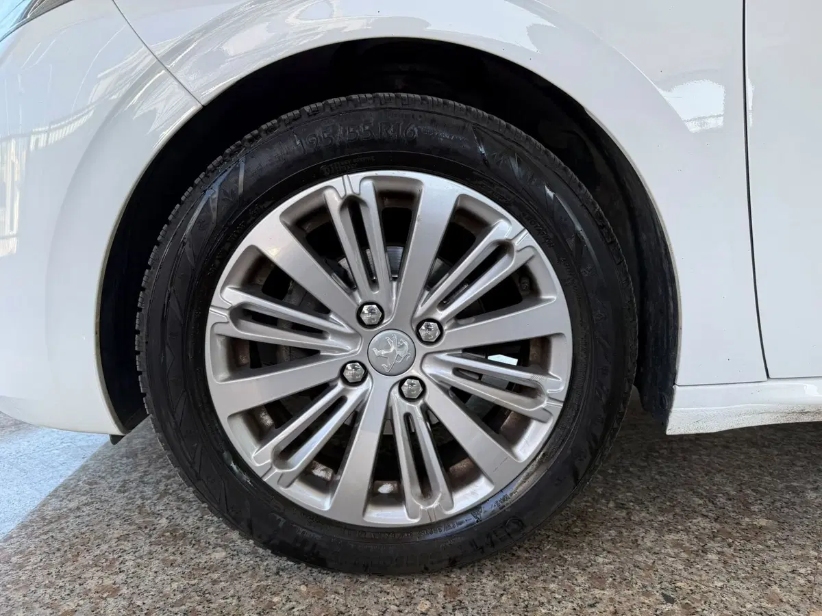 Peugeot 208 usata a Brescia (6)