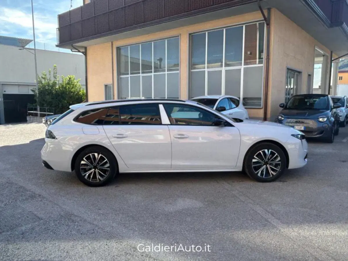 Peugeot 508 SW nuova a Salerno (11)