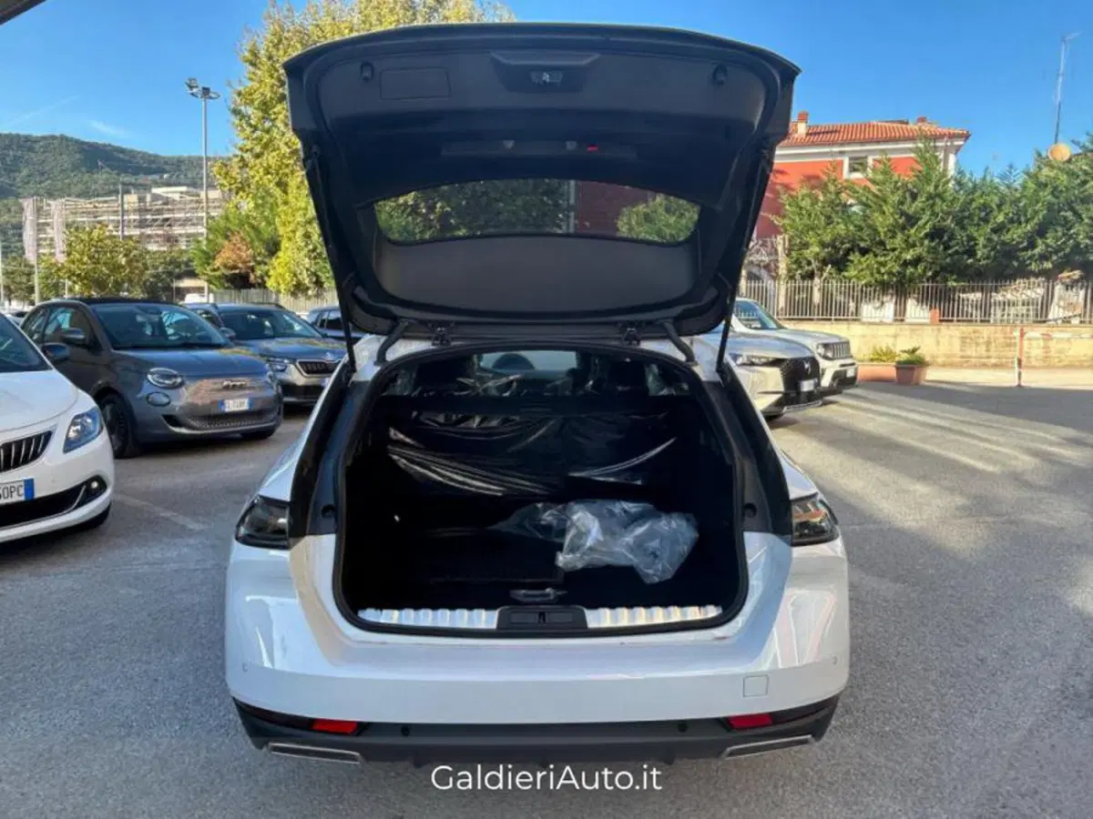 Peugeot 508 SW nuova a Salerno (14)