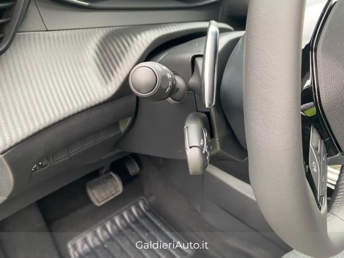 Peugeot 2008 nuova a Salerno (17)