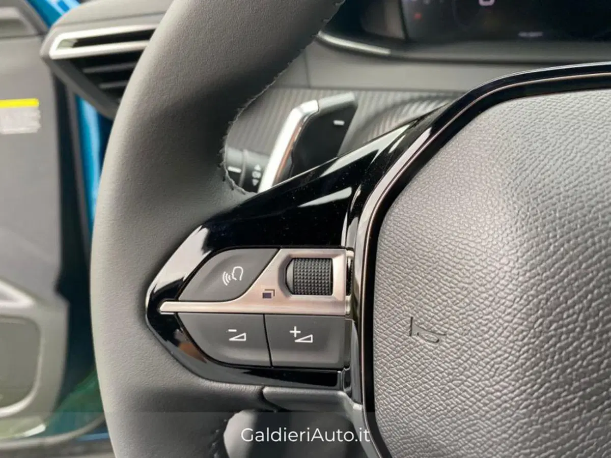 Peugeot 2008 nuova a Salerno (19)