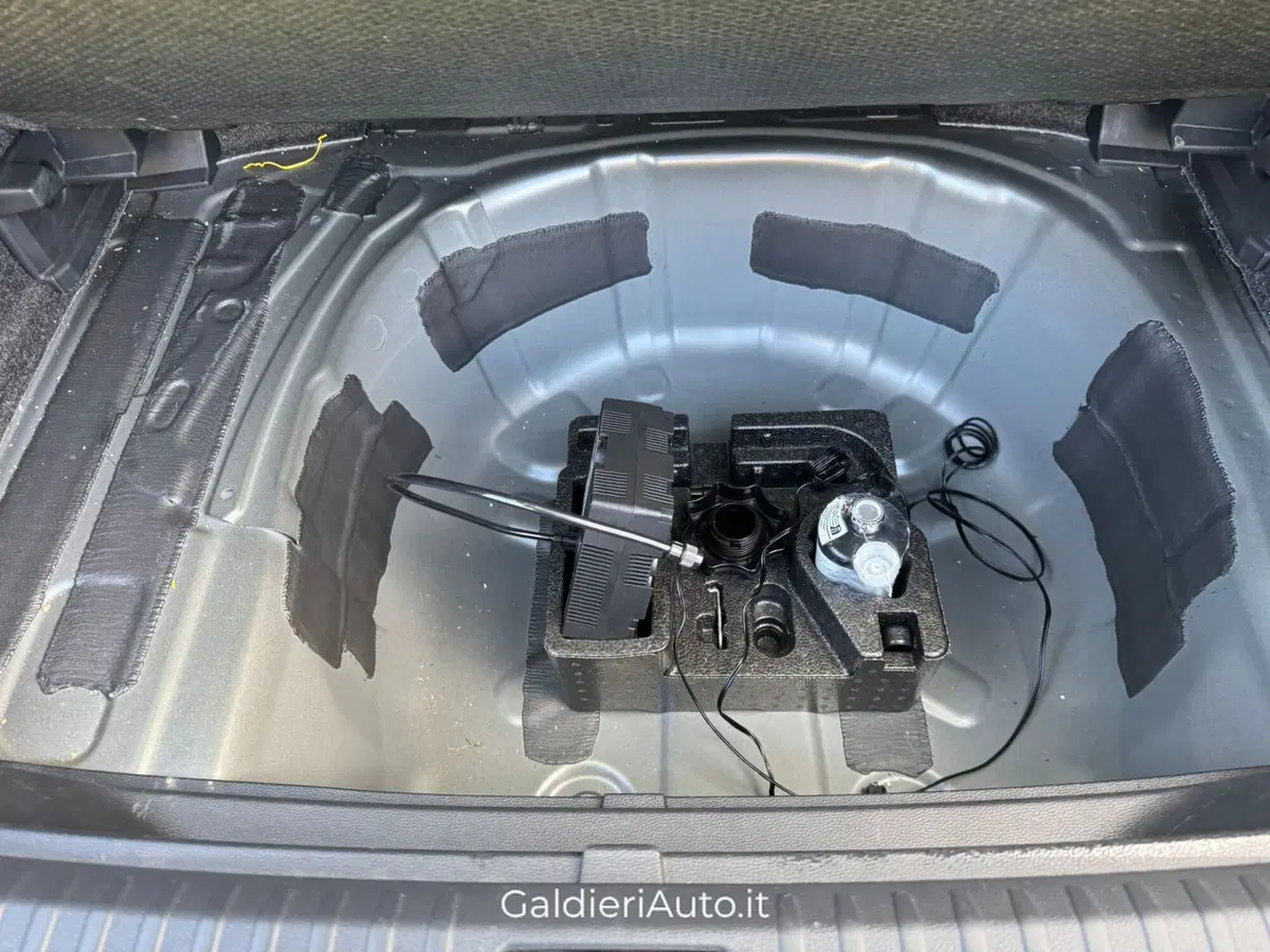 SEAT Arona usata a Salerno (14)