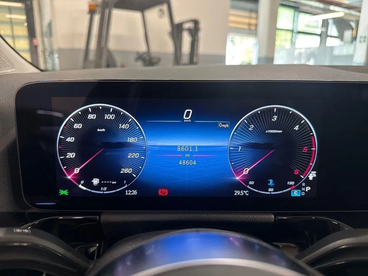 Mercedes-Benz GLA SUV usata a Prato (13)