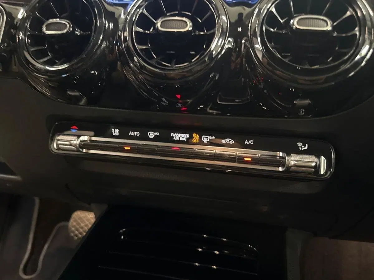 Mercedes-Benz GLA SUV usata a Prato (14)