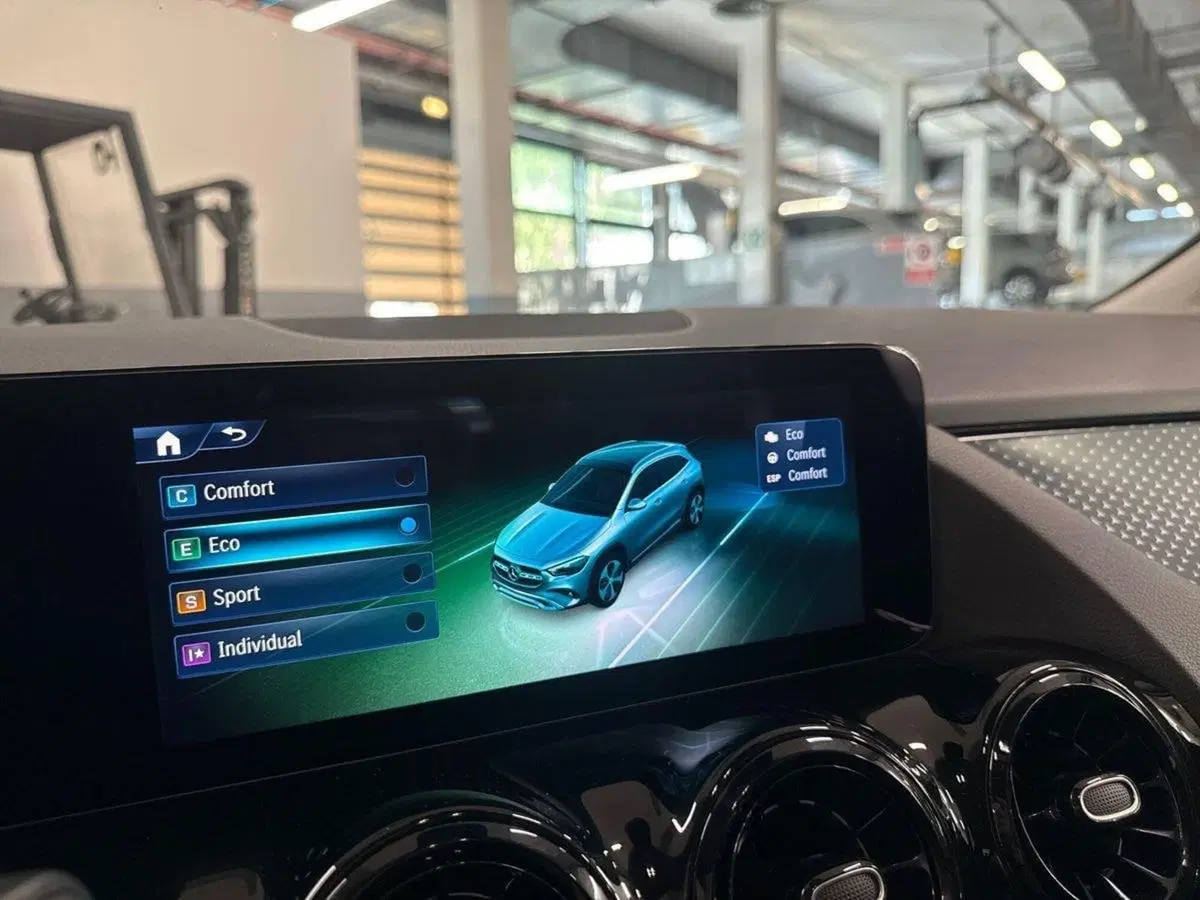 Mercedes-Benz GLA SUV usata a Prato (19)
