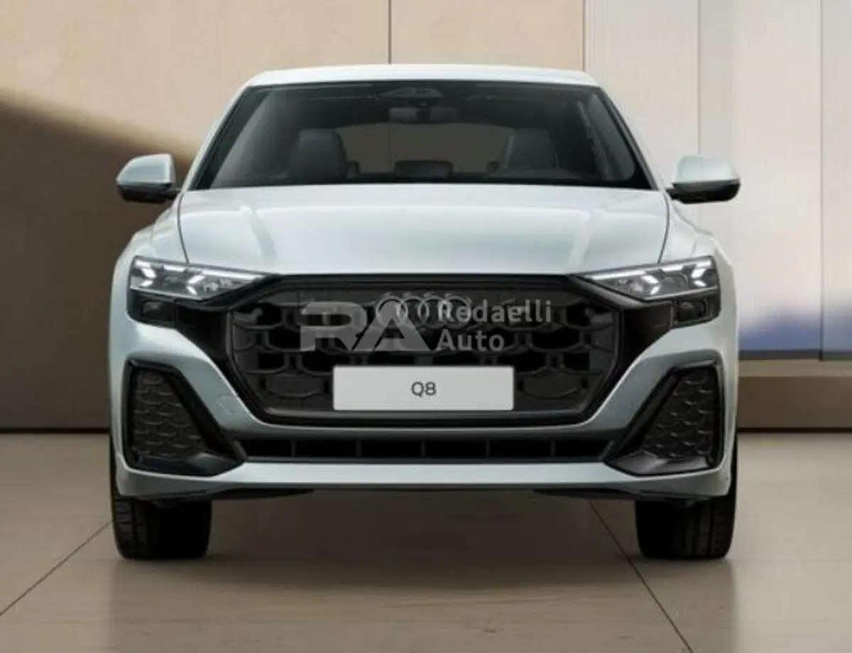 Audi Q8 nuova a Lecco (2)