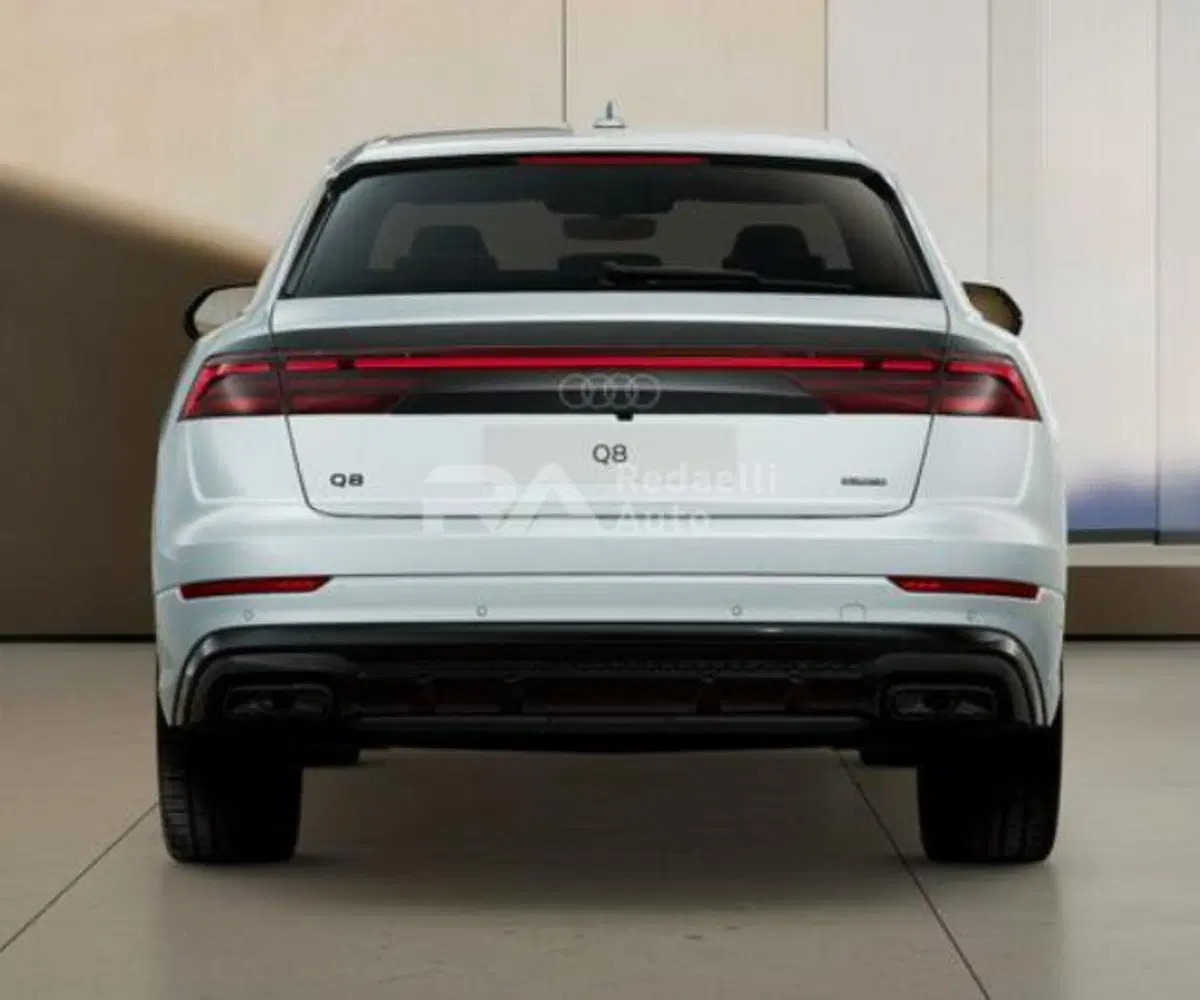 Audi Q8 nuova a Lecco (3)