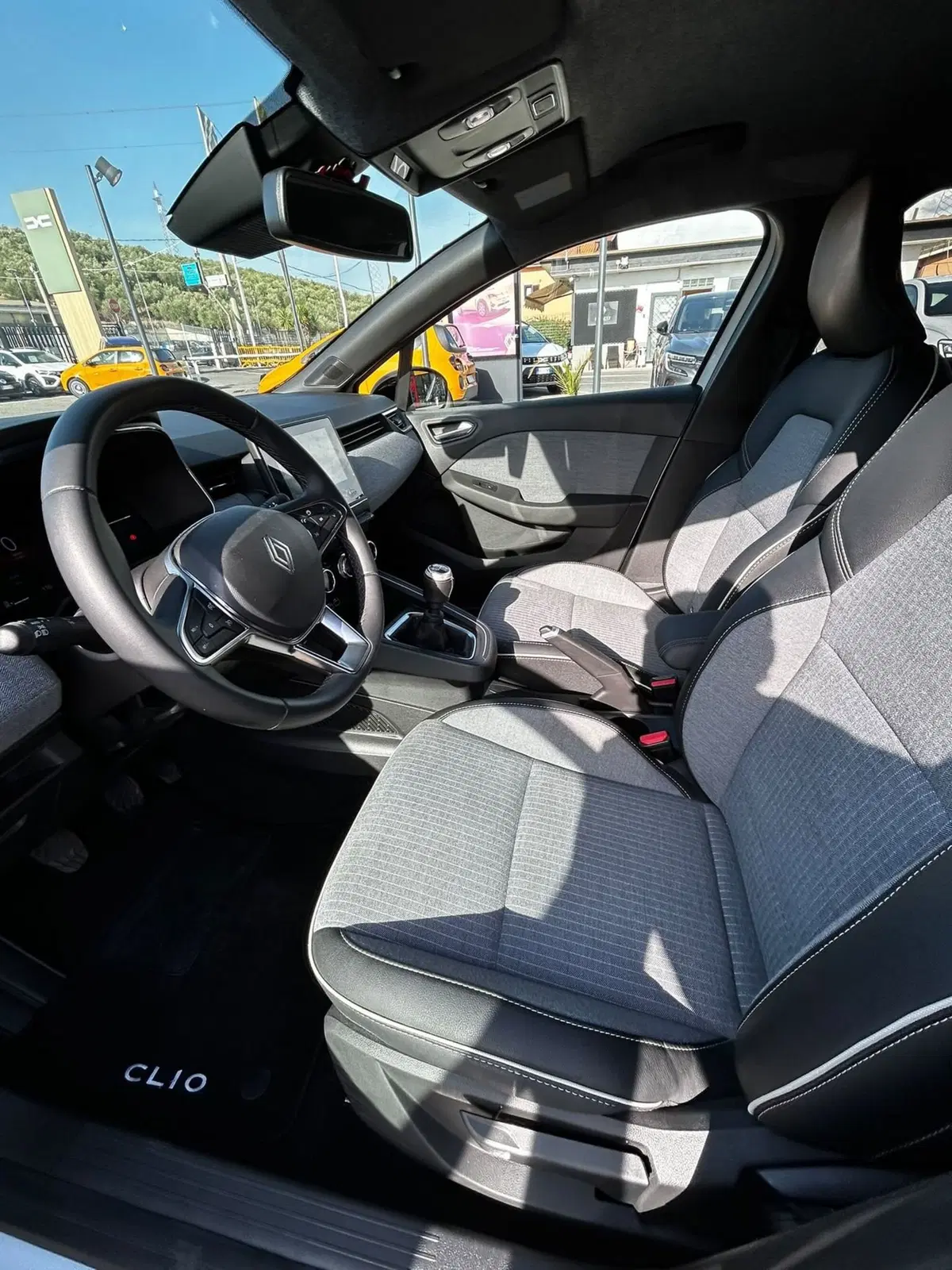 Renault Clio usata a Roma (14)