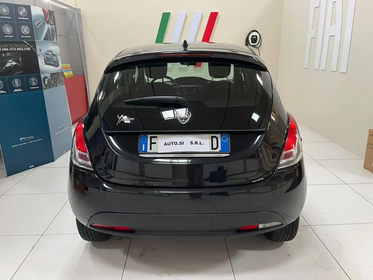 Lancia Ypsilon usata a Lucca (5)