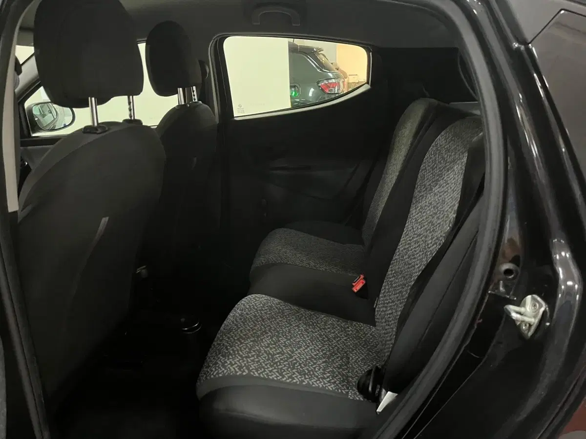 Lancia Ypsilon usata a Lucca (9)