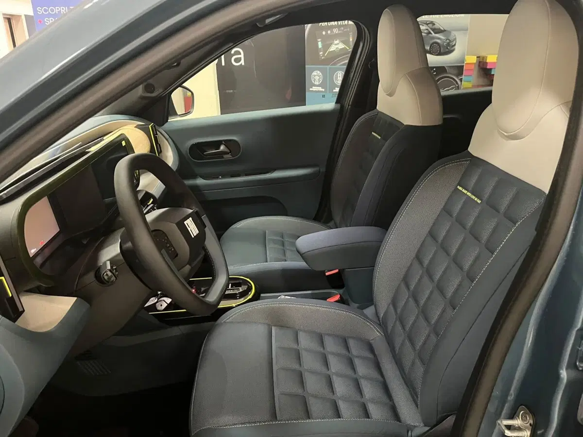 Fiat Grande Panda usata a Lucca (9)