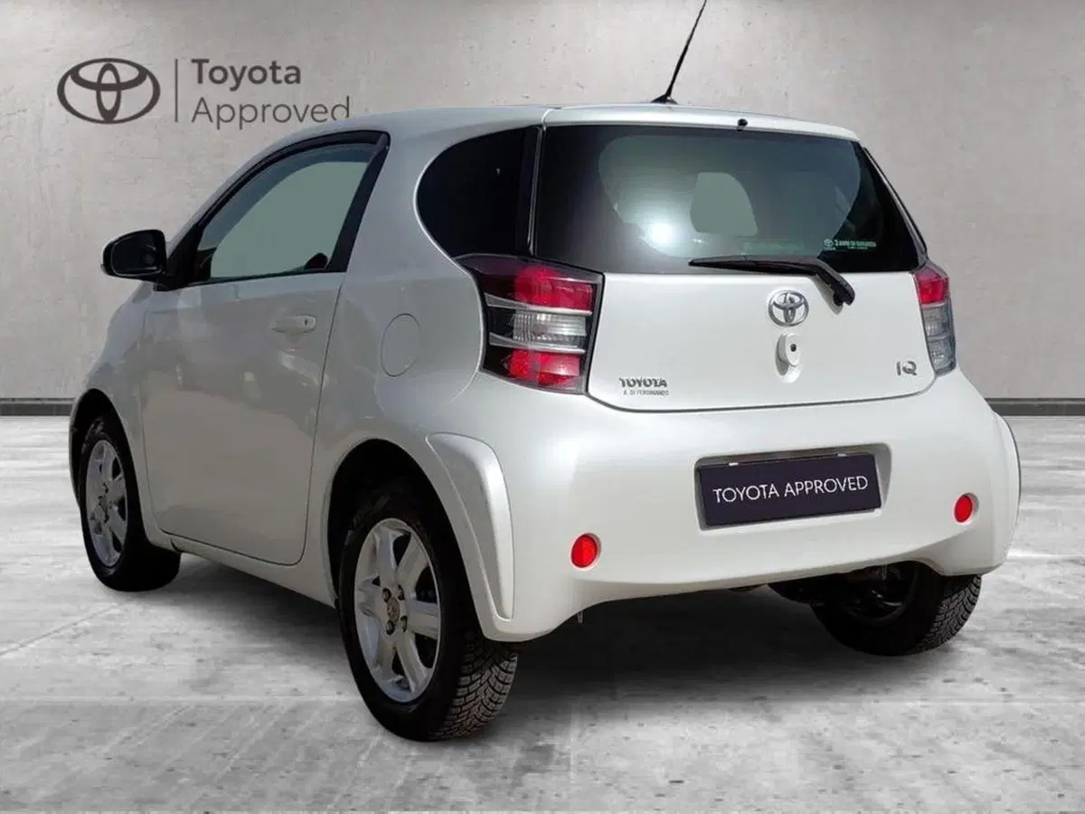 Toyota iQ usata a Cagliari (5)