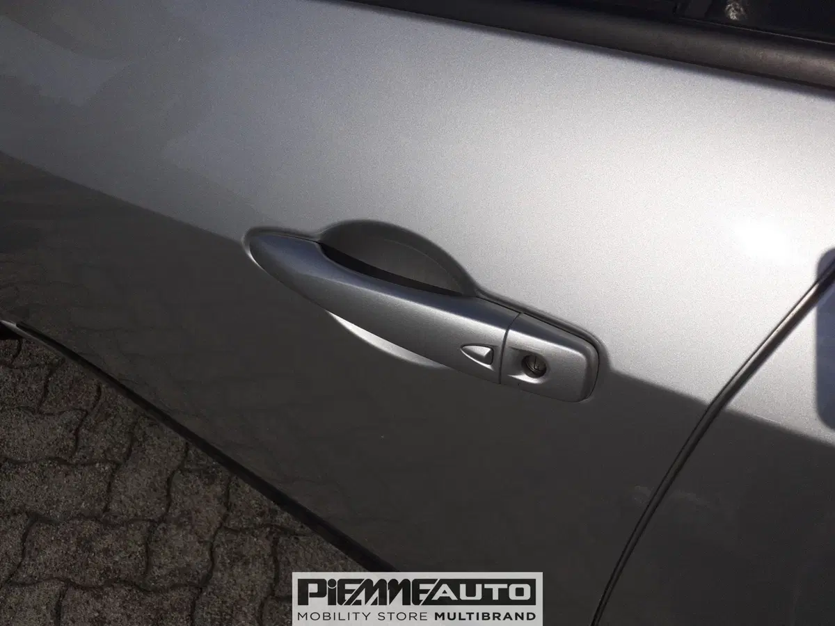 Nissan Micra usata a Piacenza (18)