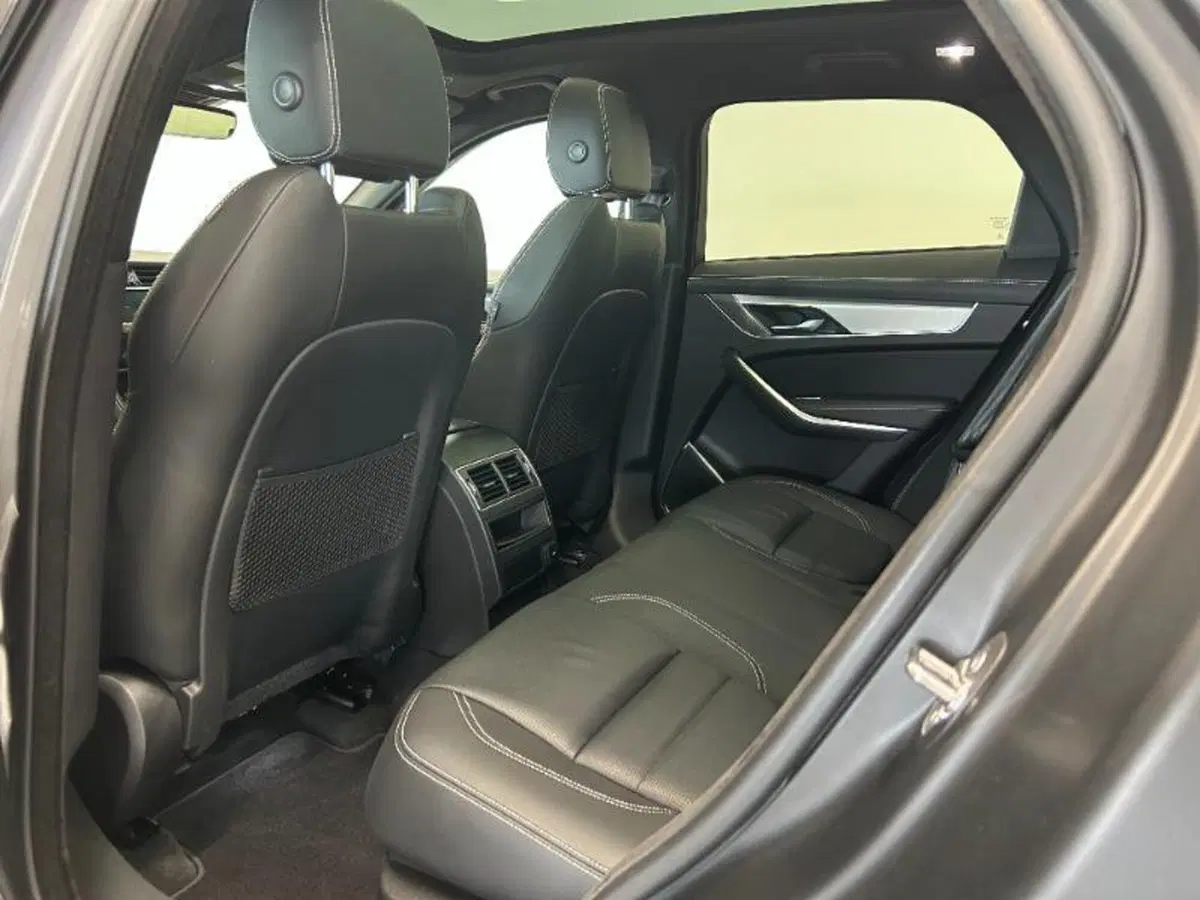 Jaguar F-Pace usata a Venezia (13)