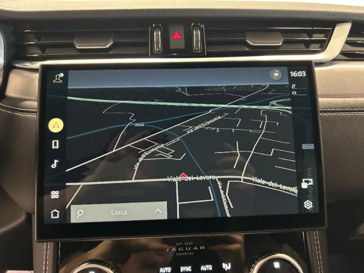Jaguar F-Pace usata a Venezia (17)