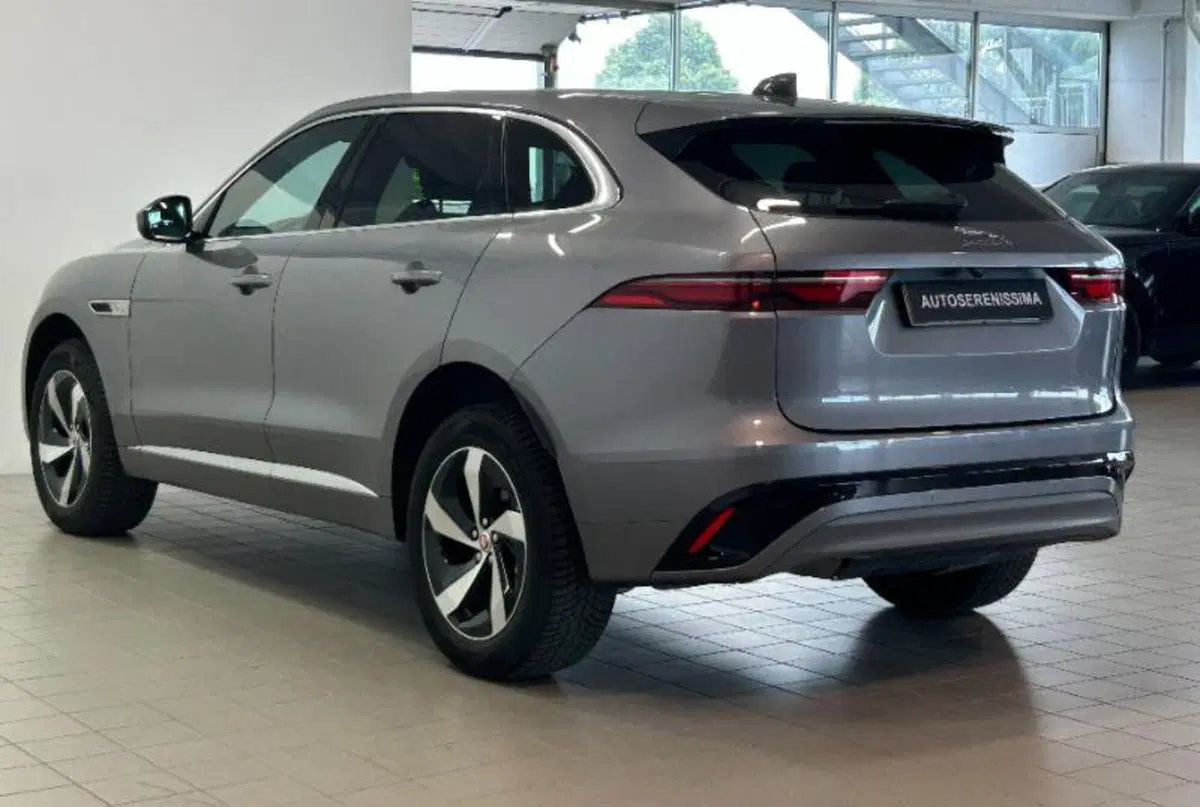 Jaguar F-Pace usata a Venezia (2)
