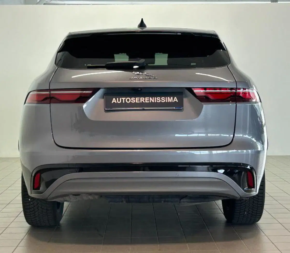 Jaguar F-Pace usata a Venezia (3)
