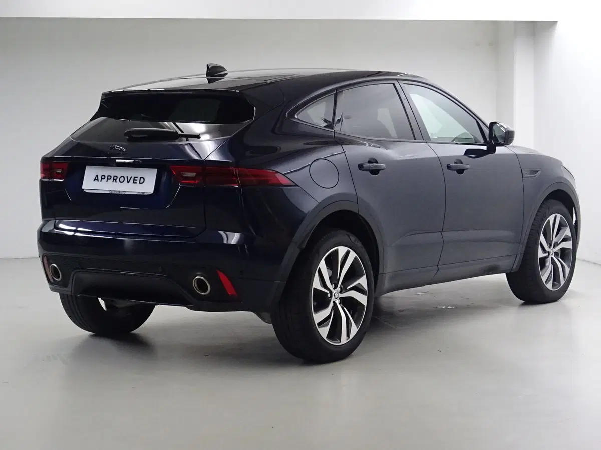 Jaguar E-Pace usata a Como (2)