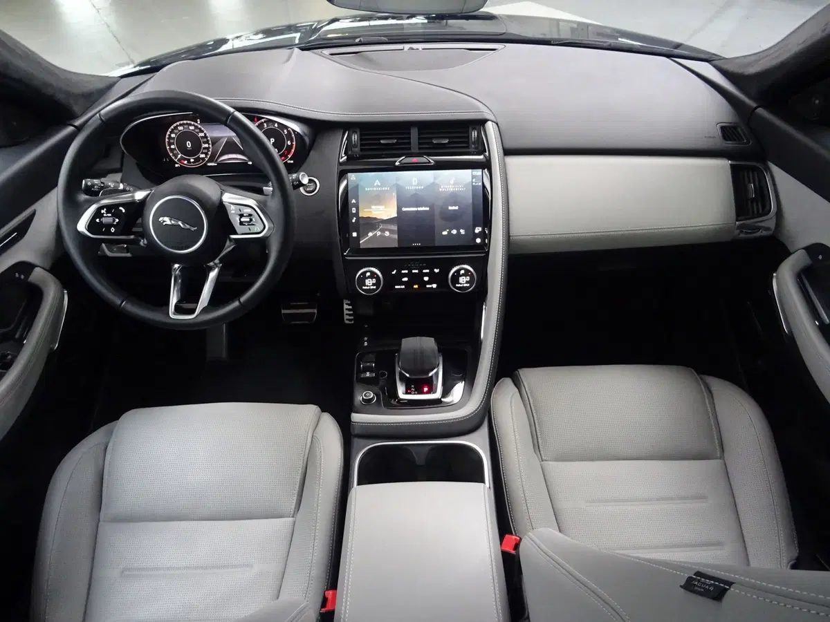 Jaguar E-Pace usata a Como (4)
