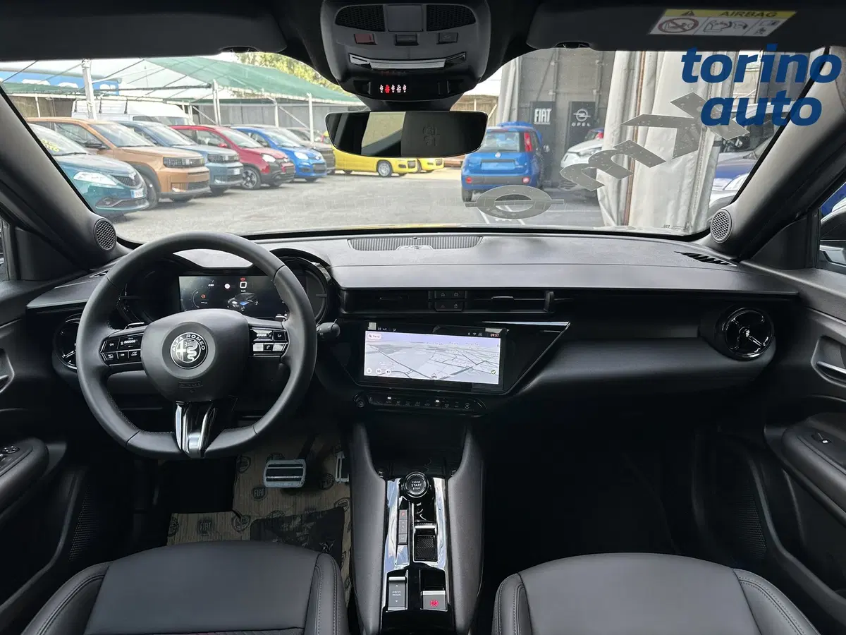 Alfa Romeo Junior nuova a Torino (14)