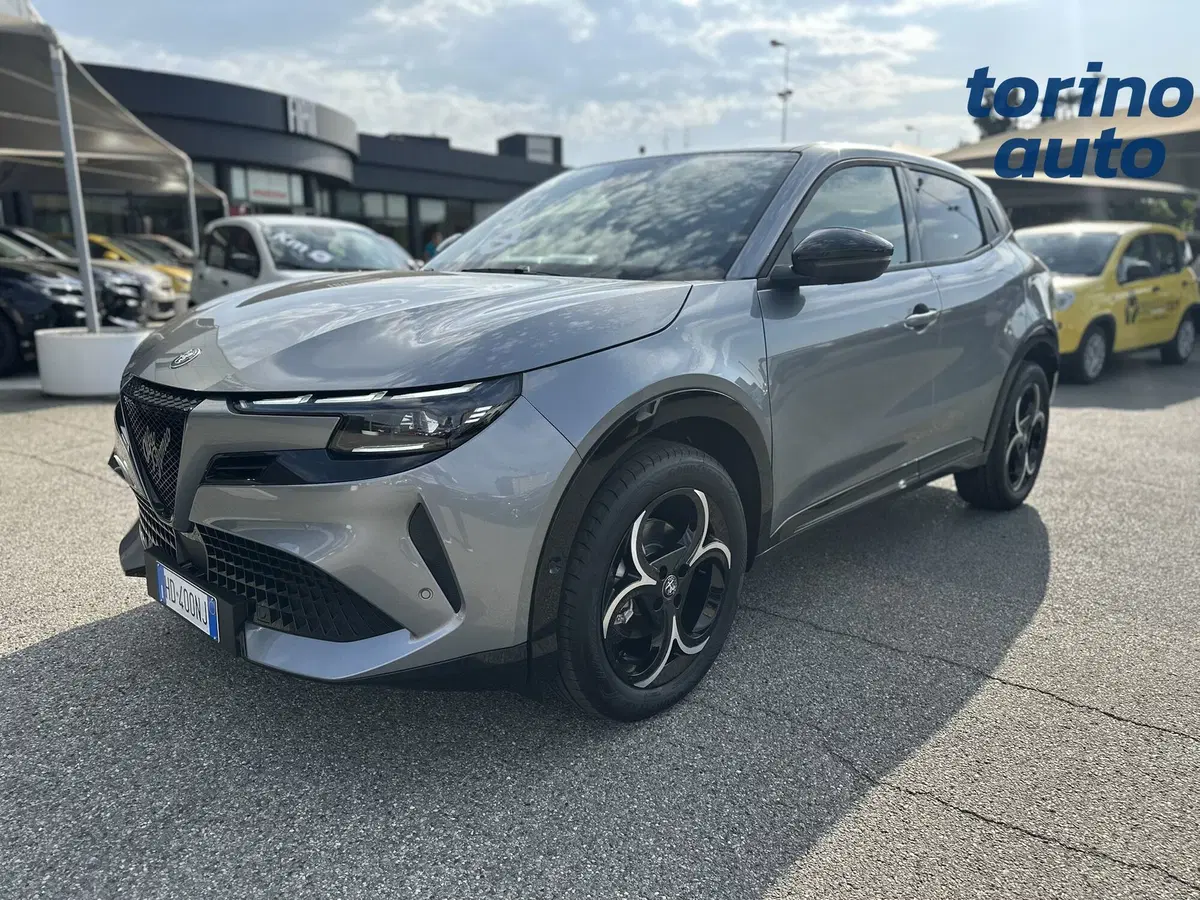 Alfa Romeo Junior nuova a Torino (3)