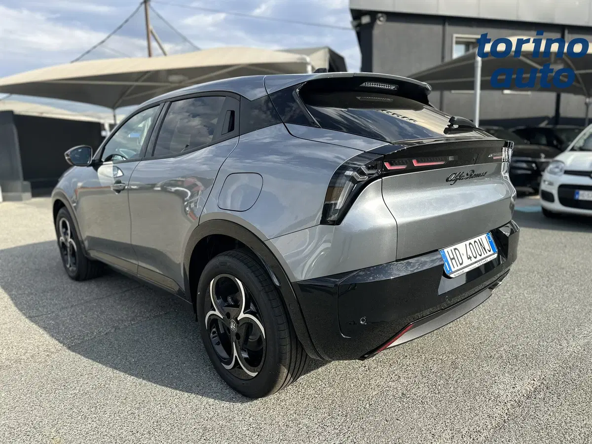 Alfa Romeo Junior nuova a Torino (5)