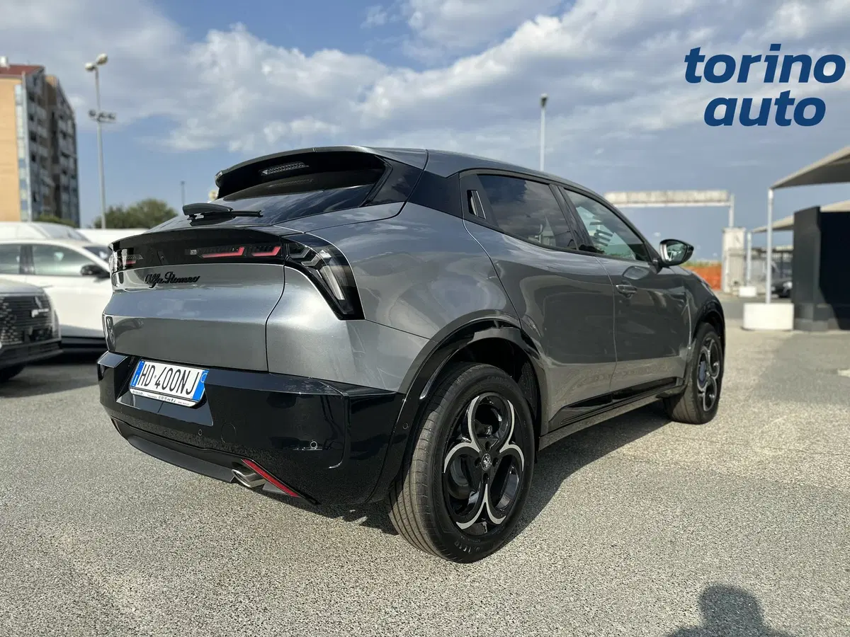 Alfa Romeo Junior nuova a Torino (7)