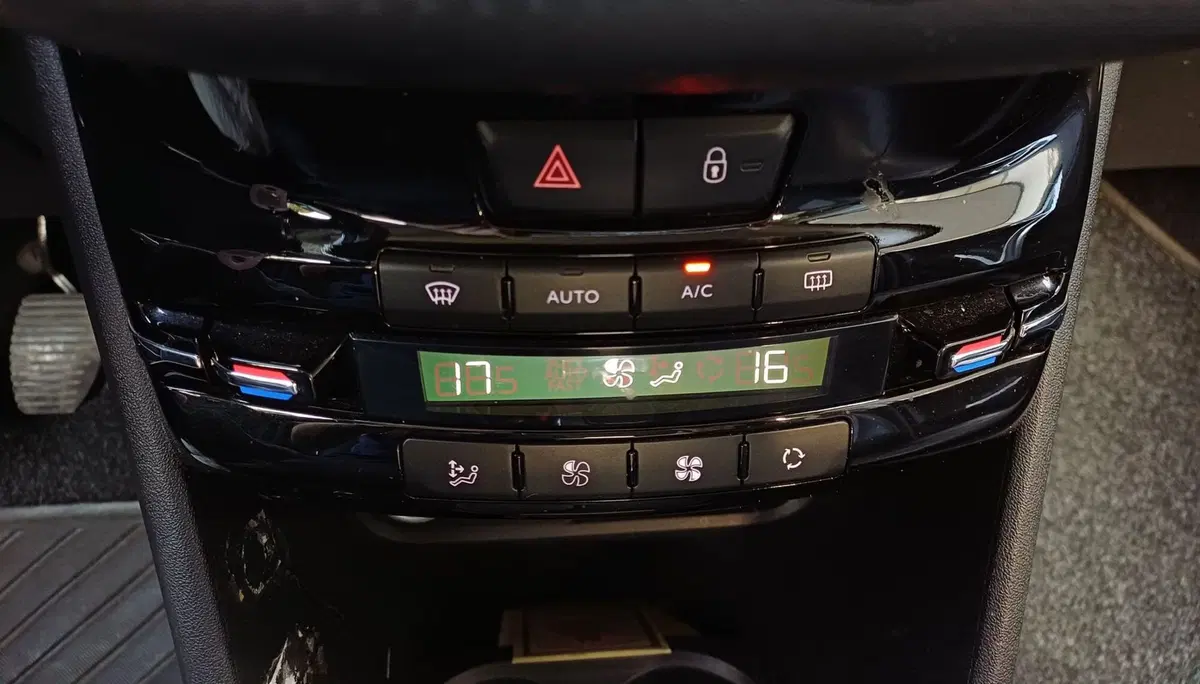 Peugeot 2008 usata a Modena (14)